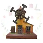 Figura con Movimiento Casa Molino